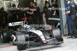 06.03.2004 Melbourne, Australia, F1, Saturday, March, Practice, David Coulthard, GRB, West McLaren Mercedes, MP4-19, Action, Track, Box, PIts, pit lane. Formula 1 World Championship, Rd 1, Australian Grand Prix. www.xpb.cc, EMail: info@xpb.cc - copy of publication required for printed pictures. Every used picture is fee-liable. c Copyright: xpb.cc