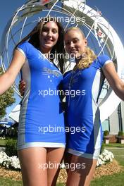 06.03.2004 Melbourne, Australia, F1, Saturday, March, Clenevent girlsFormula 1 World Championship, Rd 1, Australian Grand Prix. www.xpb.cc, EMail: info@xpb.cc - copy of publication required for printed pictures. Every used picture is fee-liable. c Copyright: reporter images / xpb.cc - LEGAL NOTICE: THIS PICTURE IS NOT FOR GREECE PRINT USE, KEINE PRINT BILDNUTZUNG IN GRIECHENLAND!