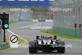 06.03.2004 Melbourne, Australia, F1, Saturday, March, Practice, Kimi Raikkonen, FIN, Räikkönen, West McLaren Mercedes, MP4-19, Action, Track . Formula 1 World Championship, Rd 1, Australian Grand Prix. www.xpb.cc, EMail: info@xpb.cc - copy of publication required for printed pictures. Every used picture is fee-liable. c Copyright: xpb.cc