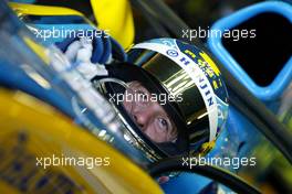 06.03.2004 Melbourne, Australia, F1, Saturday, March, Practice,  Jarno Trulli, ITA, Mild Seven Renault F1 Team, R24, Pitlane, Box, Garage. Formula 1 World Championship, Rd 1, Australian Grand Prix. www.xpb.cc, EMail: info@xpb.cc - copy of publication required for printed pictures. Every used picture is fee-liable. c Copyright: xpb.cc