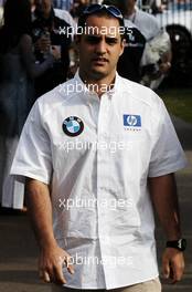 04.03.2004 Melbourne, Australia, F1, Thursday, March, Juan-Pablo Montoya, COL, BMW WilliamsF1 arrives at the circuit. Formula 1 World Championship, Rd 1, Australian Grand Prix. www.xpb.cc, EMail: info@xpb.cc - copy of publication required for printed pictures. Every used picture is fee-liable. c Copyright: xpb.cc