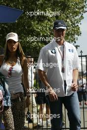 04.03.2004 Melbourne, Australia, F1, Thursday, March, Cora Schumacher, GER, Wife of Ralf Schumacher with Ralf Schumacher, GER, BMW WilliamsF1. Formula 1 World Championship, Rd 1, Australian Grand Prix. www.xpb.cc, EMail: info@xpb.cc - copy of publication required for printed pictures. Every used picture is fee-liable. c Copyright: photo4 / xpb.cc - LEGAL NOTICE: THIS PICTURE IS NOT FOR ITALY  AND GREECE  PRINT USE, KEINE PRINT BILDNUTZUNG IN ITALIEN  UND  GRIECHENLAND! 