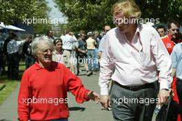 04.03.2004 Melbourne, Australia, F1, Thursday, March, Bernie Ecclestone, GBR, with Ron Walker, AUS, Australian Grand Prix Corporation Chairman. Formula 1 World Championship, Rd 1, Australian Grand Prix. www.xpb.cc, EMail: info@xpb.cc - copy of publication required for printed pictures. Every used picture is fee-liable. c Copyright: xpb.cc