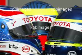04.03.2004 Melbourne, Australia, F1, Thursday, March, Olivier Panis, FRA, Toyota, Ricardo Zonta, BRA, Testdriver, Toyota Racing, Cristiano da Matta, BRA, Toyota Helmets Formula 1 World Championship, Rd 1, Australian Grand Prix. www.xpb.cc, EMail: info@xpb.cc - copy of publication required for printed pictures. Every used picture is fee-liable. c Copyright: reporter images / xpb.cc - LEGAL NOTICE: THIS PICTURE IS NOT FOR GREECE PRINT USE, KEINE PRINT BILDNUTZUNG IN GRIECHENLAND!