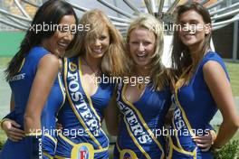 04.03.2004 Melbourne, Australia, F1, Thursday, March, Fosters girls. Formula 1 World Championship, Rd 1, Australian Grand Prix. www.xpb.cc, EMail: info@xpb.cc - copy of publication required for printed pictures. Every used picture is fee-liable. c Copyright: xpb.cc
