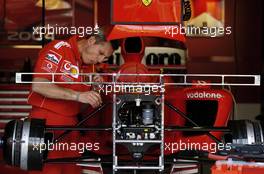 04.03.2004 Melbourne, Australia, F1, Thursday, March, The ferrari puts the final touches for the balance. Formula 1 World Championship, Rd 1, Australian Grand Prix. www.xpb.cc, EMail: info@xpb.cc - copy of publication required for printed pictures. Every used picture is fee-liable. c Copyright: xpb.cc