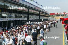04.03.2004 Melbourne, Australia, F1, Thursday, March, Pit lane walkabout. Formula 1 World Championship, Rd 1, Australian Grand Prix. www.xpb.cc, EMail: info@xpb.cc - copy of publication required for printed pictures. Every used picture is fee-liable. c Copyright: xpb.cc