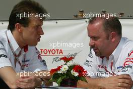 04.03.2004 Melbourne, Australia, F1, Thursday, March, Olivier Panis, FRA, Toyota and Mike Gascoyne, GBR, Toyota Racing technical director. Formula 1 World Championship, Rd 1, Australian Grand Prix. www.xpb.cc, EMail: info@xpb.cc - copy of publication required for printed pictures. Every used picture is fee-liable. c Copyright: reporter images / xpb.cc - LEGAL NOTICE: THIS PICTURE IS NOT FOR GREECE PRINT USE, KEINE PRINT BILDNUTZUNG IN GRIECHENLAND!