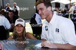 04.03.2004 Melbourne, Australia, F1, Thursday, March, Ralf Schumacher, GER, BMW WilliamsF1 and Cora Schumacher, GER, Wife of Ralf Schumacher. Formula 1 World Championship, Rd 1, Australian Grand Prix. www.xpb.cc, EMail: info@xpb.cc - copy of publication required for printed pictures. Every used picture is fee-liable. c Copyright: xpb.cc