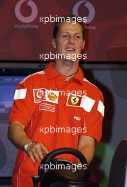 04.03.2004 Melbourne, Australia, F1, Thursday, March, Vodafone Event "Head2Head Challenge" at Vodafone Arena, Station, Michael Schumacher, GER, Ferrari - Formula 1 World Championship, Rd 1, Australian Grand Prix. www.xpb.cc, EMail: info@xpb.cc - copy of publication required for printed pictures. Every used picture is fee-liable. c Copyright: xpb.cc