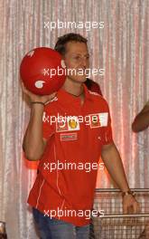 04.03.2004 Melbourne, Australia, F1, Thursday, March, Vodafone Event "Head2Head Challenge" at Vodafone Arena, Station, Michael Schumacher, GER, Ferrari - Formula 1 World Championship, Rd 1, Australian Grand Prix. www.xpb.cc, EMail: info@xpb.cc - copy of publication required for printed pictures. Every used picture is fee-liable. c Copyright: xpb.cc