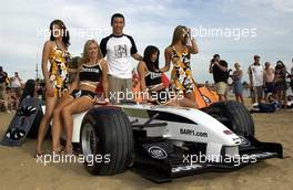 03.03.2004 Melbourne, Australia, F1, Wednesday, March, Takuma Sato, JPN,  BAR Honda with the Brunotti girls. Formula 1 World Championship, Rd 1, Australian Grand Prix preparations. www.xpb.cc, EMail: info@xpb.cc - copy of publication required for printed pictures. Every used picture is fee-liable. c Copyright: xpb.cc