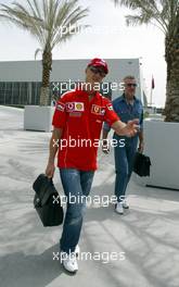 01.04.2004 Manama, Bahrain, F1, Thursday, April, Michael Schumacher, GER, Ferrari, arrived at the track, Willi Weber, GER, Driver - Manager, Portrait Formula 1 World Championship, Rd 3, Bahrain Grand Prix, BHR