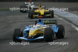 24.10.2004 Interlagos, Brazil, F1, Sunday, October, Jacques Villeneuve, CDN, Mild Seven Renault F1 Team, R24, Action, Track  - Formula 1 World Championship, Rd 18, Brazilian Grand Prix, BRA, Brazil, Race