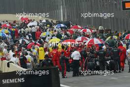24.10.2004 Interlagos, Brazil, F1, Sunday, October, The Grid - Formula 1 World Championship, Rd 18, Brazilian Grand Prix, BRA, Brazil, Grid