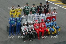 24.10.2004 Interlagos, Brazil, F1, Sunday, October, The Drivers pose for the end of year photo - Formula 1 World Championship, Rd 18, Brazilian Grand Prix, BRA, Brazil