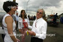 24.10.2004 Interlagos, Brazil, F1, Sunday, October, Viven Senna with Bernie Ecclestone, GBR - Formula 1 World Championship, Rd 18, Brazilian Grand Prix, BRA, Brazil