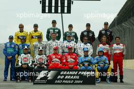 24.10.2004 Interlagos, Brazil, F1, Sunday, October, all the drivers pose for the end of year photo - Formula 1 World Championship, Rd 18, Brazilian Grand Prix, BRA, Brazil