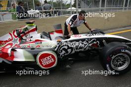 21.10.2004 Interlagos, Brazil, F1, Thursday, October, A new paint job for Anthony Davidson's BAR - Formula 1 World Championship, Rd 18, Brazilian Grand Prix, BRA, Brazil
