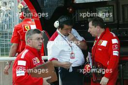 11.06.2004 Montreal, Canada, F1, Friday, June, Ross Brawn, GBR, Ferrari, Technical Director with Jean Todt, FRA, Ferrari, Teamchief, General Manager, GES - Formula 1 World Championship, Practice, Rd 8, Canadian Grand Prix, Canada, CAN