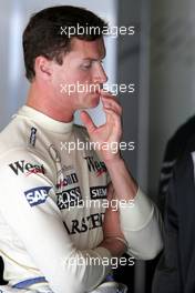 07.05.2004 Barcelona, Spain, F1, Friday, May, David Coulthard, GBR, West McLaren Mercedes, MP4-19, Pitlane, Box, Garage - Formula 1 World Championship, Rd 5, Marlboro Spanish Grand Prix,  ESP