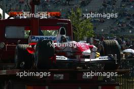 08.05.2004 Barcelona, Spain, F1, Saturday, May, Olivier Panis, FRA, Toyota stopped on the circuit - Formula 1 World Championship, Rd 5, Marlboro Spanish Grand Prix Practice, ESP