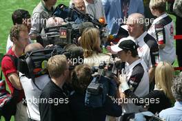 06.05.2004 Barcelona, Spain, F1, Thursday, May, Jenson Button, GBR, BAR Honda and David Richards, GBR, BAR, Teamchief, Team Principal - Formula 1 World Championship, Rd 5, Marlboro Spanish Grand Prix, ESP