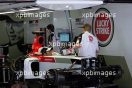 06.05.2004 Barcelona, Spain, F1, Thursday, May, Takuma Sato, JPN, Lucky Strike BAR Honda, BAR006, Pitlane, Box, Garage- Formula 1 World Championship, Rd 5, Marlboro Spanish Grand Prix, ESP