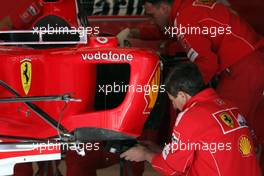 06.05.2004 Barcelona, Spain, F1, Thursday, May, mechanics work at the Ferrari, Box - Formula 1 World Championship, Rd 5, Marlboro Spanish Grand Prix, ESP