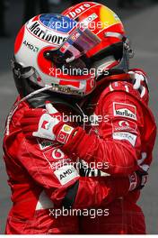 30.05.2004 Nuerburg, Germany F1, Sunday, May, Rubens Barrichello, BRA, Ferrari and Michael Schumacher, GER, Ferrari - Formula 1 World Championship, Rd 7, European Grand Prix, Podium, Nürburgring, Nürburg, GER