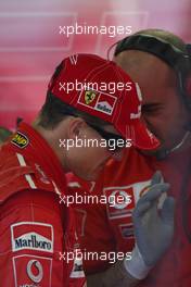 29.05.2004 Nuerburg, Germany F1, Saturday, May, Michael Schumacher, GER, Scuderia Ferrari Marlboro, F2004, Pitlane, Box, Garage - Formula 1 World Championship, Rd 7, European Grand Prix, Practice, Nürburgring, Nürburg, GER