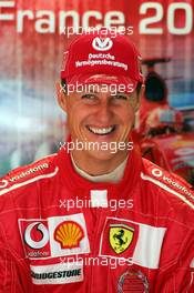 02.07.2004 Magny Cours, France, F1, Friday, July, Michael Schumacher, GER, Scuderia Ferrari Marlboro, F2004, Pitlane, Box, Garage - Formula 1 World Championship, Practice, Rd 10, Grand Prix de France, Circuit Nevers, FRA