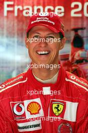 02.07.2004 Magny Cours, France, F1, Friday, July, Michael Schumacher, GER, Scuderia Ferrari Marlboro, F2004, Pitlane, Box, Garage - Formula 1 World Championship, Practice, Rd 10, Grand Prix de France, Circuit Nevers, FRA