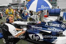 25.07.2004 Hockenheim, Germany, ** QIS, Quick Image Service ** - Formula 1 World Championship, Rd 12, Grosser Mobil 1 Preis von Deutschland, GER, Hockenheimring Baden-Württemberg   - Every used picture is fee-liable. c Copyright: xpb.cc  - PLEASE NOTE: QIS, Quick Image Service is a special service for electronic media. This image will not be captioned with a text describing what is visible on the picture. Instead they will have a generic caption text indicating. For editors needing a correct caption, the high resolution images (fully captioned) of the same pictures will appear some what later at www.xpb.cc. This image of QIS is in low resolution, reduced to a minimum size (format and file size) for quick transfer. More info about QIS is available at www.xpb.cc - This service is offered by xpb.cc limited.