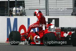 25.07.2004 Hockenheim, Germany, F1, Sunday. July, Rubens Barrichello, BRA, Ferrari had a flat tyre at the end of the race - Formula 1 World Championship, Rd 12, Race, Grosser Mobil 1 Preis von Deutschland, GER, Hockenheimring Baden-Württemberg