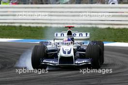 25.07.2004 Hockenheim, Germany,  F1, Sunday, Juan-Pablo Montoya (COL), BMW Williams F1 FW26, locking up under breaking - Formula 1 World Championship, Rd 12, Grosser Mobil 1 Preis von Deutschland, GER, Hockenheimring Baden-Württemberg