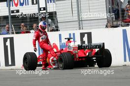 25.07.2004 Hockenheim, Germany,  F1, Sunday, Rubens Barrichello (BRA), Scuderia Ferrari Marlboro F2004, stopping immediately after the finish line with a flat left rear tyre - Formula 1 World Championship, Rd 12, Grosser Mobil 1 Preis von Deutschland, GER, Hockenheimring Baden-Württemberg