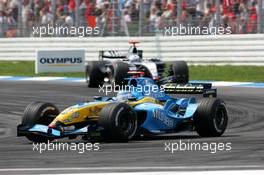 25.07.2004 Hockenheim, Germany,  F1, Sunday, Jarno Trulli (ITA), Mild Seven Renault F1 R24, in front of David Coulthard (GBR), West McLaren Mercedes MP4-19B - Formula 1 World Championship, Rd 12, Grosser Mobil 1 Preis von Deutschland, GER, Hockenheimring Baden-Württemberg