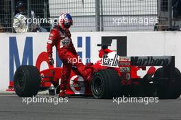 25.07.2004 Hockenheim, Germany, F1, Sunday. July, Rubens Barrichello, BRA, Ferrari had a flat tyre just before the end of the race - Formula 1 World Championship, Rd 12, Race, Grosser Mobil 1 Preis von Deutschland, GER, Hockenheimring Baden-Württemberg