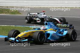 25.07.2004 Hockenheim, Germany,  F1, Sunday, Fernando Alonso (ESP), Mild Seven Renault F1 R24, in front of David Coulthard (GBR), West McLaren Mercedes MP4-19B - Formula 1 World Championship, Rd 12, Grosser Mobil 1 Preis von Deutschland, GER, Hockenheimring Baden-Württemberg