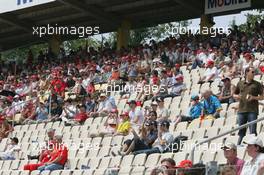 25.07.2004 Hockenheim, Germany, F1, Sunday. July, fans at the grandstands - Formula 1 World Championship, Rd 12, Race, Grosser Mobil 1 Preis von Deutschland, GER, Hockenheimring Baden-Württemberg