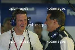 24.07.2004 Hockenheim, Germany, F1, Saturday, July, Ralf Schumacher, GER, BMW WilliamsF1 comes and visits the Williams team whilst he is injured. Mario Theissen, Dr., GER, BMW Motorsport Director - Formula 1 World Championship, Rd 12, Grosser Mobil 1 Preis von Deutschland, GER, Hockenheimring Baden-Württemberg