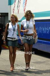 24.07.2004 Hockenheim, Germany, F1, Saturday, July, Girls in the paddock - Formula 1 World Championship, Rd 12, Grosser Mobil 1 Preis von Deutschland, GER, Hockenheimring Baden-Württemberg