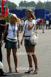 24.07.2004 Hockenheim, Germany, F1, Saturday, July, Girls in the paddock - Formula 1 World Championship, Rd 12, Grosser Mobil 1 Preis von Deutschland, GER, Hockenheimring Baden-Württemberg