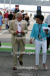 25.07.2004 Hockenheim, Germany,  F1, Sunday, Prof. Jürgen Hubbert (GER), Board of Management DaimlerChrysler, arriving at the circuit - Formula 1 World Championship, Rd 12, Grosser Mobil 1 Preis von Deutschland, GER, Hockenheimring Baden-Württemberg