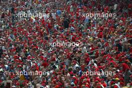 25.07.2004 Hockenheim, Germany, F1, Sunday. July, Race fans - Formula 1 World Championship, Rd 12, Grosser Mobil 1 Preis von Deutschland, GER, Hockenheimring Baden-Württemberg