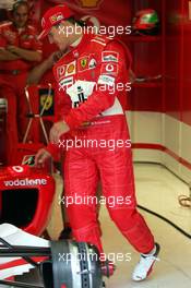 11.09.2004 Monza, Italy, F1, Saturday, September, Michael Schumacher, GER, Scuderia Ferrari Marlboro, F2004, Pitlane, Box, Garage - Formula 1 World Championship, Practice, Rd 15, Italian Grand Prix, ITA, Italy