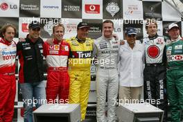 06.07.2004 Formula 1 comes to Regent Street, London F1, Tuesday July, All of the drivers at the Event, Cristiano da Matta, BRA, Toyota, Zsolt Baumgartner, HUN, Minardi, Luca Badoer, ITA, Testdriver, Scuderia Ferrari, Nigel Mansell, David Coulthard, GBR, McLaren Mercedes, Juan-Pablo Montoya, COL, BMW WilliamsF1, Jenson Button, GBR, BAR Honda and martin Brundle -London, England  www.xpb.cc, EMail: info@xpb.cc - copy of publication required for printed pictures. Every used picture is fee-liable. c Copyright: R.Batchelor / xpb.cc