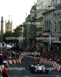 06.07.2004 Formula 1 comes to Regent Street, London F1, Tuesday July, Jenson Button, GBR, BAR Honda -London, England  www.xpb.cc, EMail: info@xpb.cc - copy of publication required for printed pictures. Every used picture is fee-liable. c Copyright: FOTOSPORTS INTERNATIONAL / xpb.cc - LEGAL NOTICE: THIS PICTURE IS NOT FOR USE IN GREAT BRITAIN