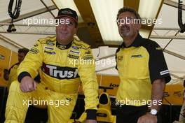 06.07.2004 Formula 1 comes to Regent Street, London F1, Tuesday July, Nigel Mansell with Eddie Jordan, IRL, Jordan, Teamchief, Chief Executive -London, England  www.xpb.cc, EMail: info@xpb.cc - copy of publication required for printed pictures. Every used picture is fee-liable. c Copyright: R.Batchelor / xpb.cc